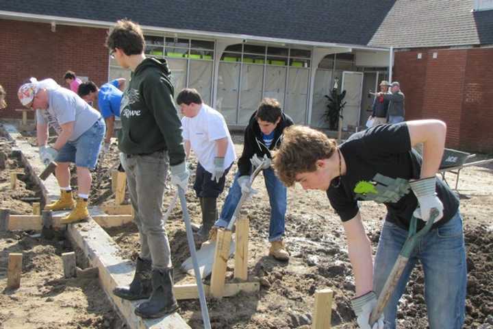 Ossining and Briarcliff Manor students are helping raise money for Project Relief with a fundraiser at Briarcliff Congregational Church on Saturday. 