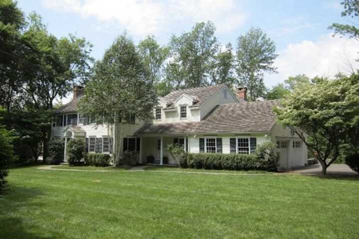 See Darien's Weekly Home Sales