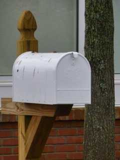 South Nyack Mail Carrier Makes Final Delivery After 38 Years