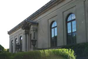 Tarrytown's Warner Library Presents 'Love, Loss And What I Wore' Reading