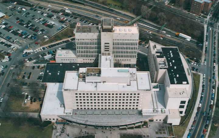 Pictured above is Queens County Criminal Court. On Wednesday, A Queens County grand jury indicted a Yonkers man on multiple charges including sex trafficking. 