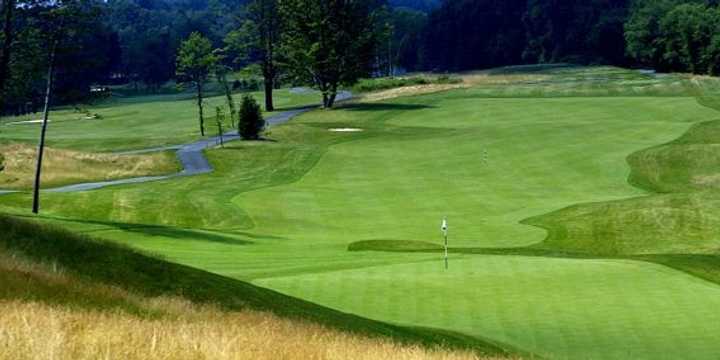 In Ossining, golfers can play the Hudson Hills Golf Course, a 7,000 yard, par-71 championship course.