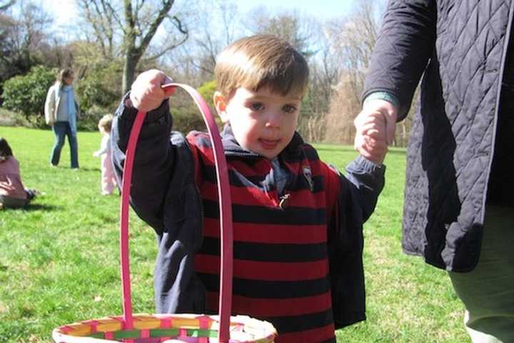North Arlington Volunteer Emergency Squad Organizes Annual Easter Egg Hunt