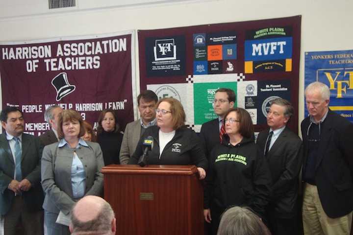 Westchester Teachers Unveil Newtown Quilt In Harrison