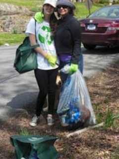 Closter Organizes Annual Town Clean-up