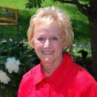 <p>Newtown First Selectman Patricia Llodra</p>