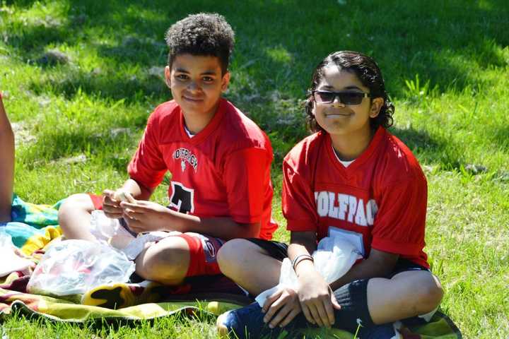 Field Day Event Encourages Sleepy Hollow Students To Mix It Up