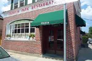 Gus's A Good Example Of Why Neighborhood Eaterys Survive, Says StacyKnows