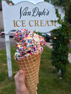 Van Dyck's In Ridgewood Competes In DVlicious 'Battle Of Scoops'
