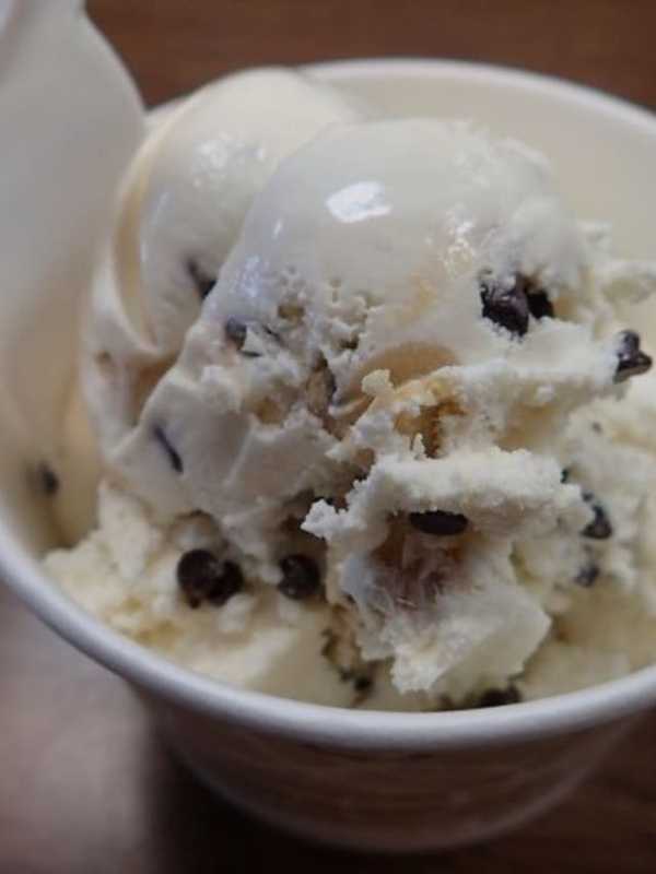 Chill Out: Bischoff's Ice Cream In Teaneck Serves Up DVlicious Treats