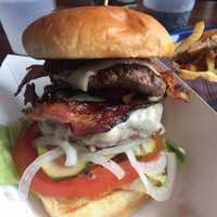 Here Are The Five Highest Rated Dutchess County Restaurants For Burgers, According To Yelp