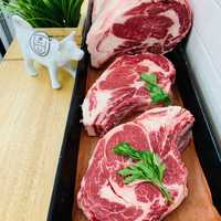 <p>Fresh rib-eye steaks.</p>