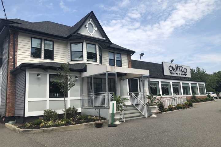 Popular Long Island Restaurant Offers Tasty Dishes, Treelined Outdoor Patio