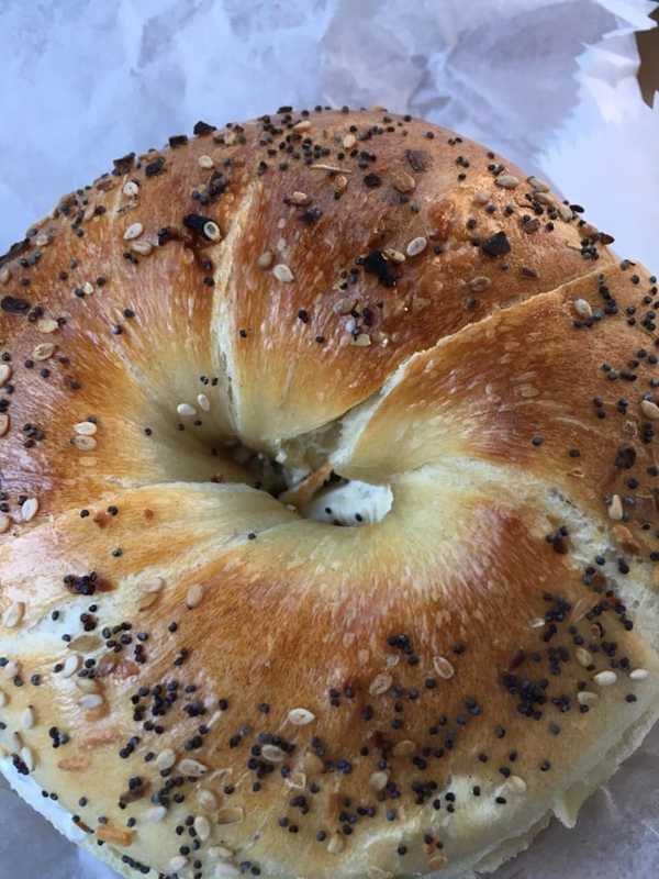 Teaneck Road Hot Bagels Serves Up Old-Fashioned Kosher Recipe For 25 Years