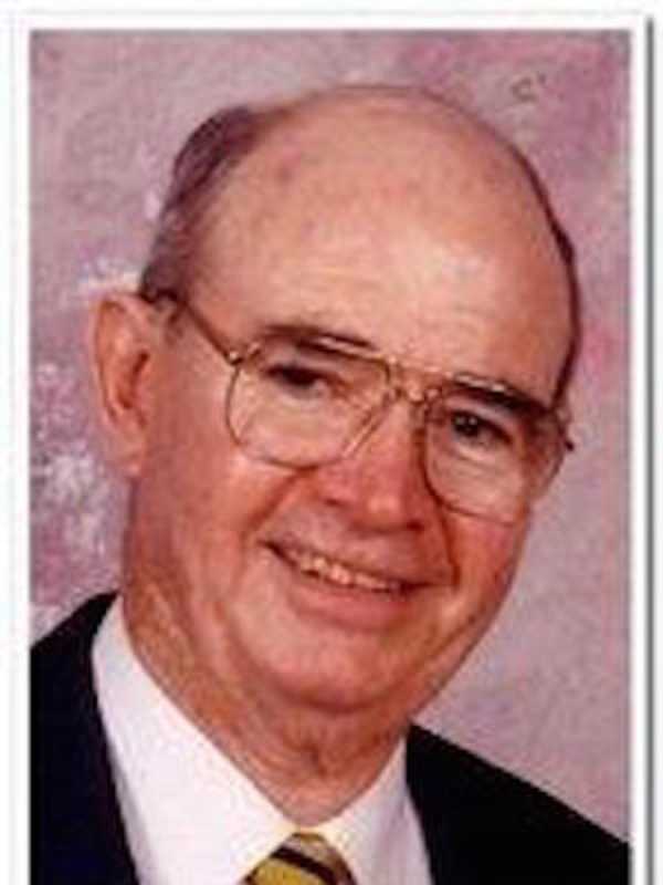 William McCabe, 90, Of New Canaan