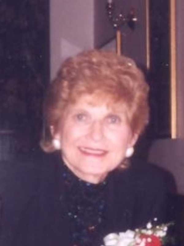 Elizabeth L. 'Lee' (Boscaino) Sposito, 89, Darien Resident