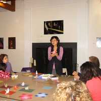 <p>Yoshimi Arai will teach participants how to make a crane and holiday ornaments.</p>