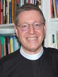 Fairfield Episcopal Priest To Present Slide Show On Pope Francis