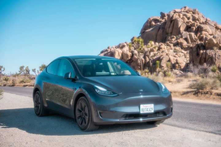 321,628 Telsa Vehicles Recalled Due To 'Heightened Risk Of Crash,' NHTSA Says