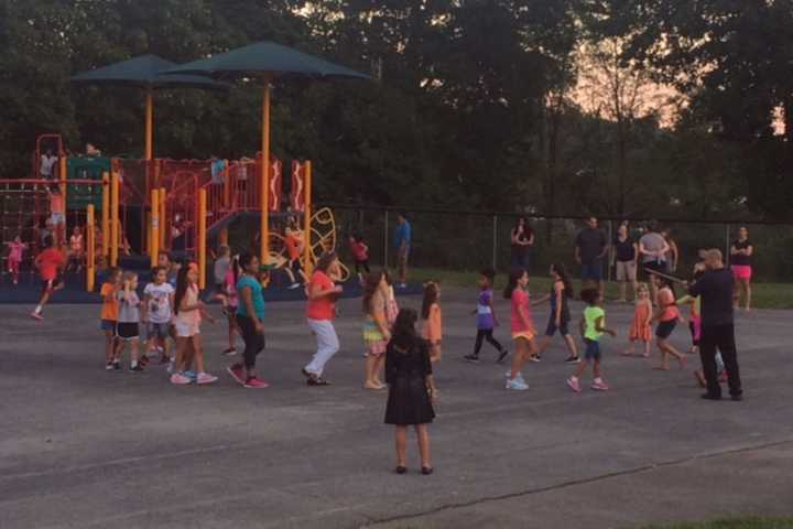 Students At Claremont School Enjoy Back-To-School Picnic