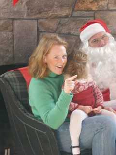 Enjoy Photos With Santa, Train Rides, More At Greenwich's Round Hill