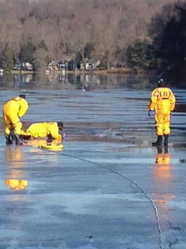 Nichols Fire Does Cold-Water Rescue Training At Trumbull's Pinewood Lake