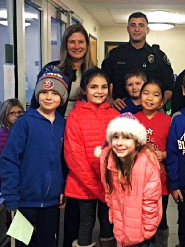 Holmes Students Deliver 'Survival Kits' To Darien Police Officers