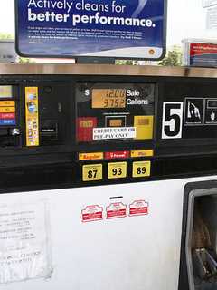 Connecticut Gas Prices Rise, But Remain Below Last Year
