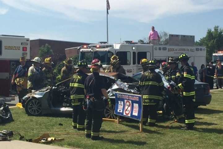 Ramapo Police Simulate Prom Night Car Crash To Deliver DWI Message