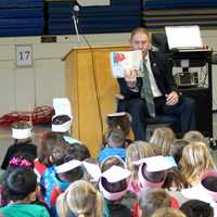 Students Enjoy A Seuss Story With Brookfield Rep. Harding
