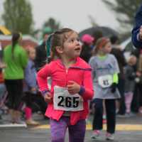 Run Like A Mother Runners Race In The Rain In Ridgefield