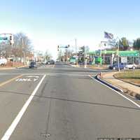 <p>The intersection of Route 35 and Warren Avenue in Wall Township, NJ.</p>