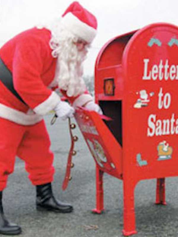 Send Your Letters To Santa Claus At Lyndhurst Town Hall