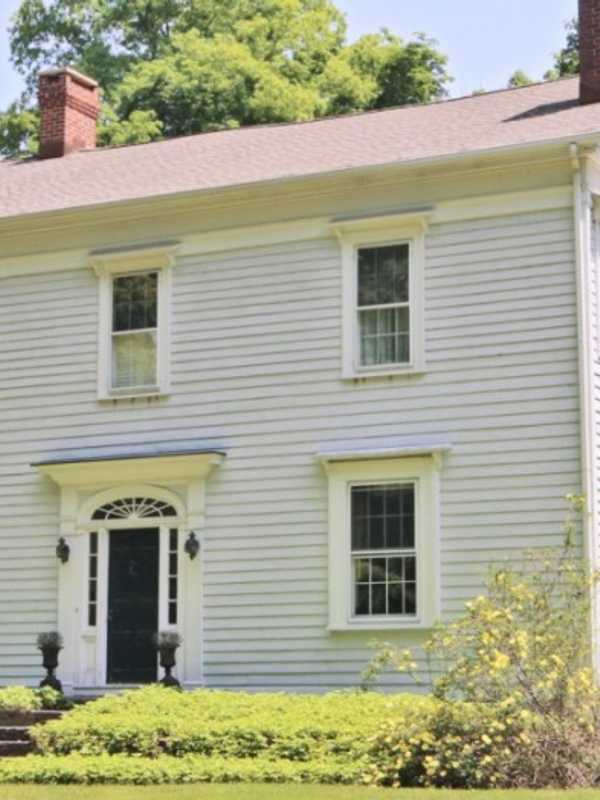 19th Century Home In Fairfield Maintains Contemporary Feel