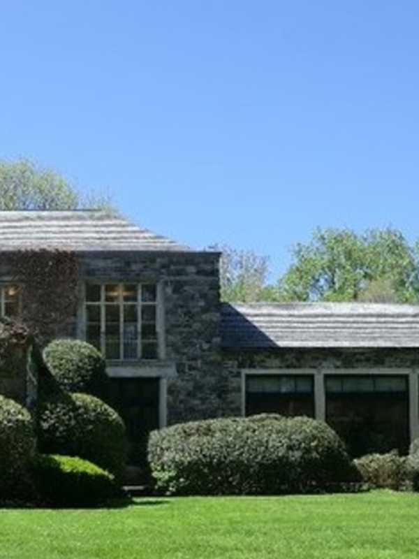 Scarsdale Library Features Pair Of Adult Book Clubs
