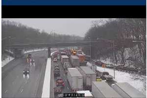 Jackknifed Tractor Trailer Snarls Traffic On Route 287 In Morris County