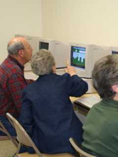 Mount Vernon Invites Seniors To Computer Classes