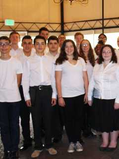 Sleepy Hollow Chorus Performs For Veterans