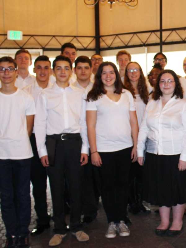 Sleepy Hollow Chorus Performs For Veterans