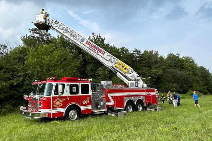 Skydiver 'Entangled' In Tree In PA (PHOTOS)