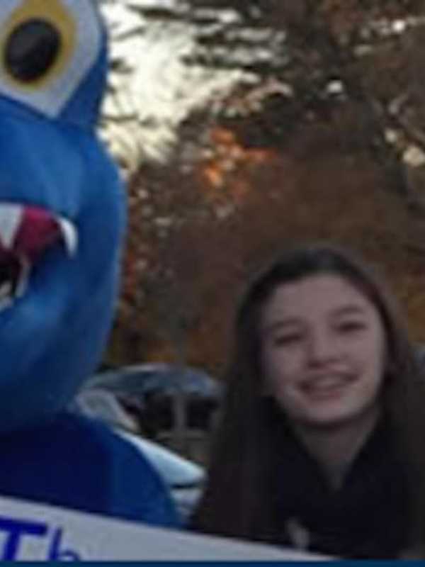 Darien's Middlesex Middle School Welcomes New Mascot
