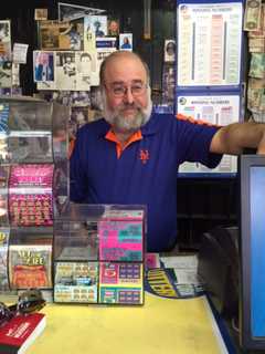 Community Says Farewell To Rye Smoke Shop