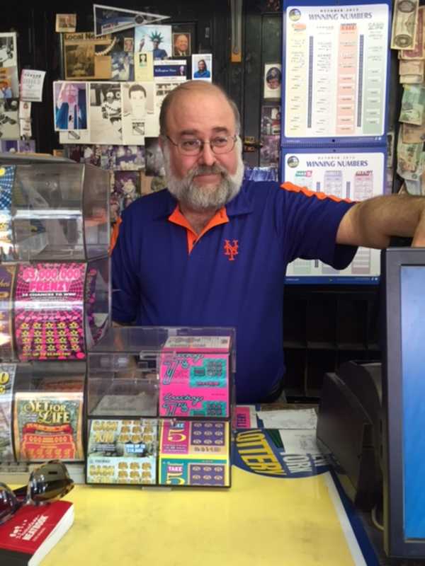 Community Says Farewell To Rye Smoke Shop