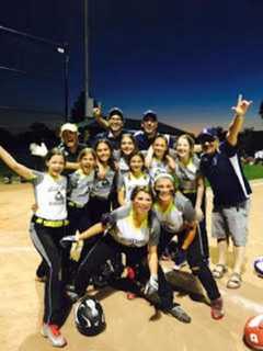 Rowayton Softball Team Wins League Championship