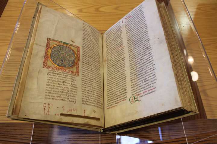 Fairfield's Pequot Library To Unveil Rare Books on First Fridays