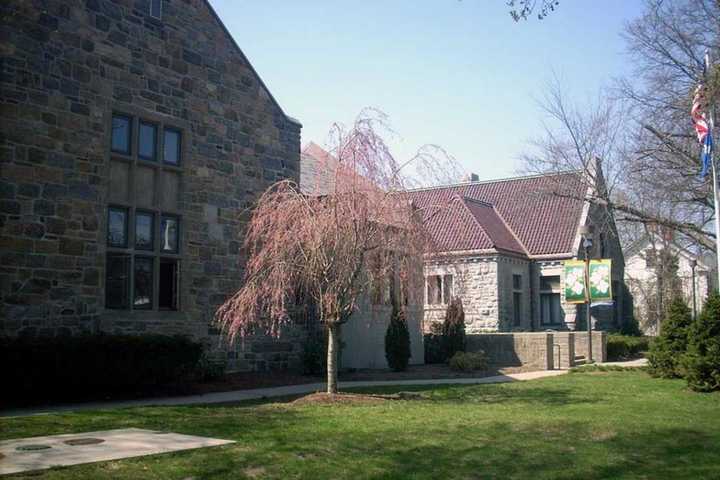 Stratford Library Offers Passport to CT Libraries