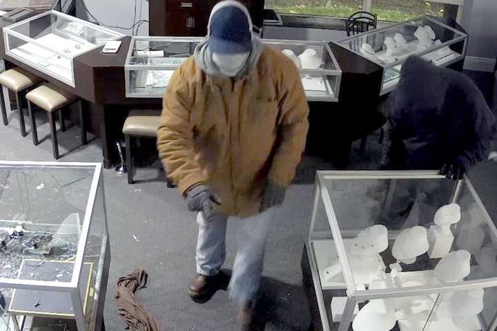 SMASH BURGLARS: Photos Show Destructive Wyckoff Jewelry Thieves At Work