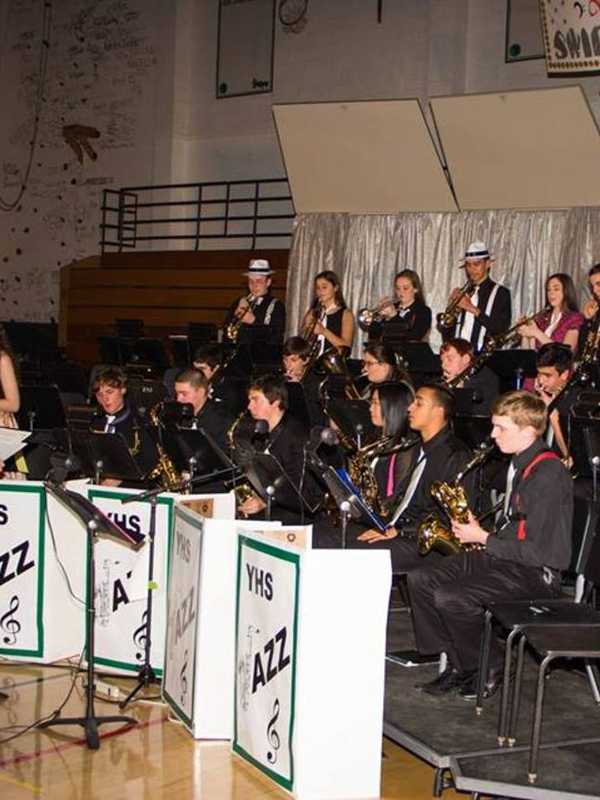 Yorktown High Throws 1940s Nightclub-Themed Dance