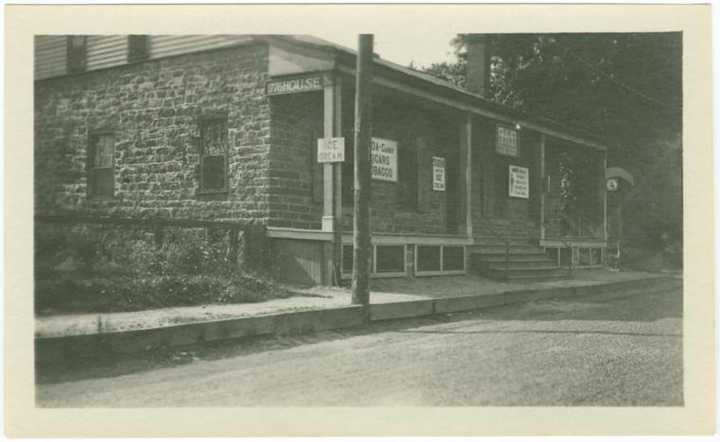 The Old &#x27;76 House in Tappan, N.Y., New York&#x27;s oldest tavern is a National Landmark with a history going back to the Revolutionary War.