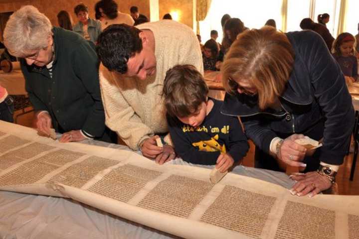 Spring Valley Temple's Congregation Moving Torahs To New Home